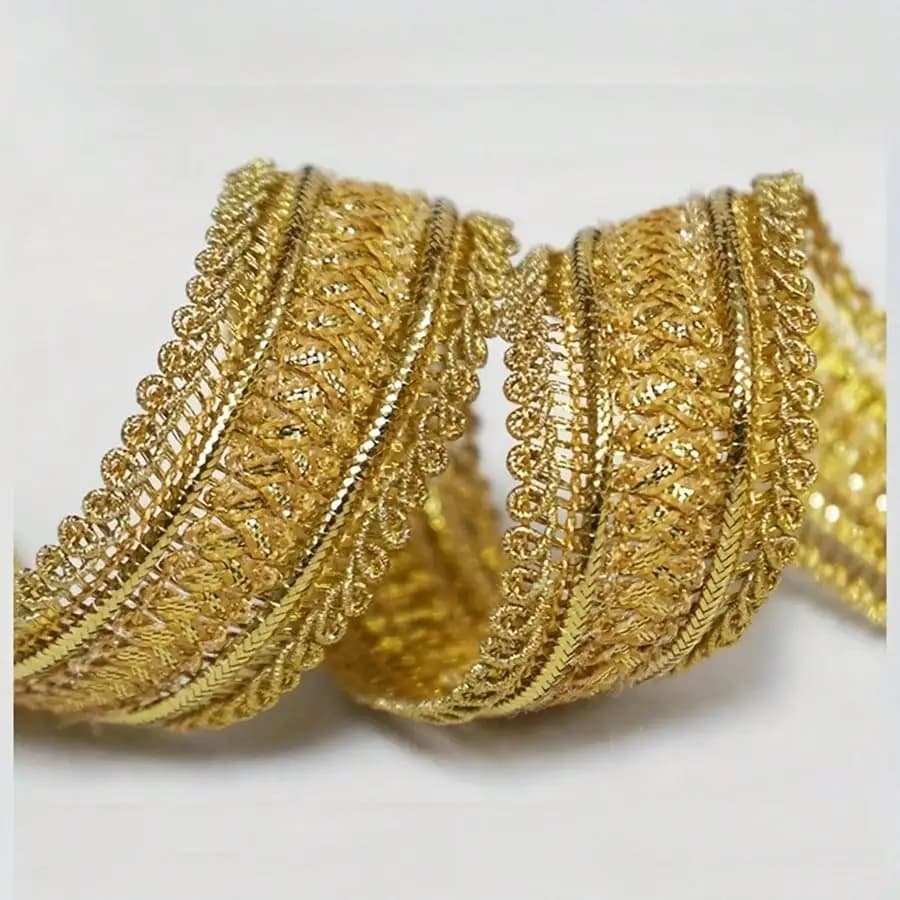 Passamaneria in pizzo dorato con ricami per abiti, cappelli, borse e decorazioni per la casa