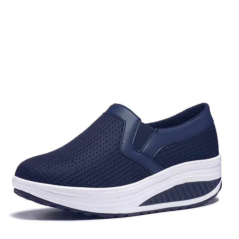 Nuove scarpe da ginnastica con piattaforma leggera da donna che aumentano le scarpe da ballo da donna in mesh scavato traspirante Scarpe da scossa per ragazze slip-on