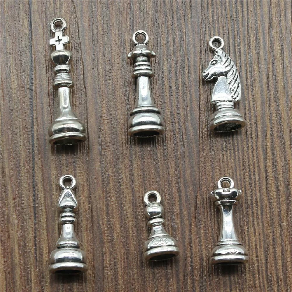 12pcs Charms per scacchi pendenti con ciondoli per scacchi Color argento antico per bracciali Charms per scacchi che fanno gioielli