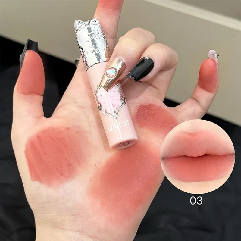 QIBEST 4 colori Soft Mist Mousse Lip Glaze Velluto Rossetto opaco Tenendo il trucco Non facile da appiccicoso Cosmetici Rossetto Fango per labbra