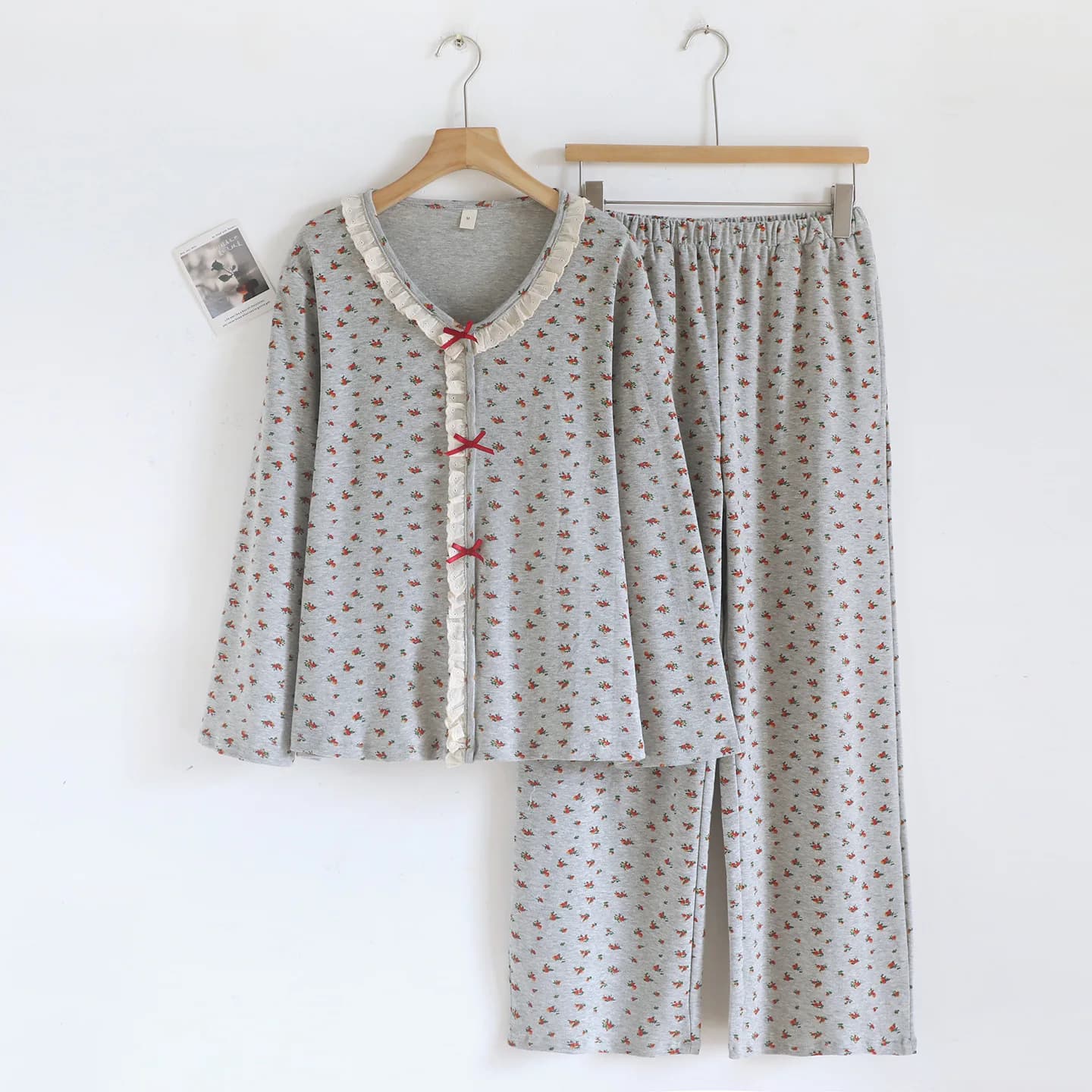 Sweet Gray Floral Long Sleeved Pajamas for Women in Spring and Autumn New Lace Home Clothes Long Sleeved Pants