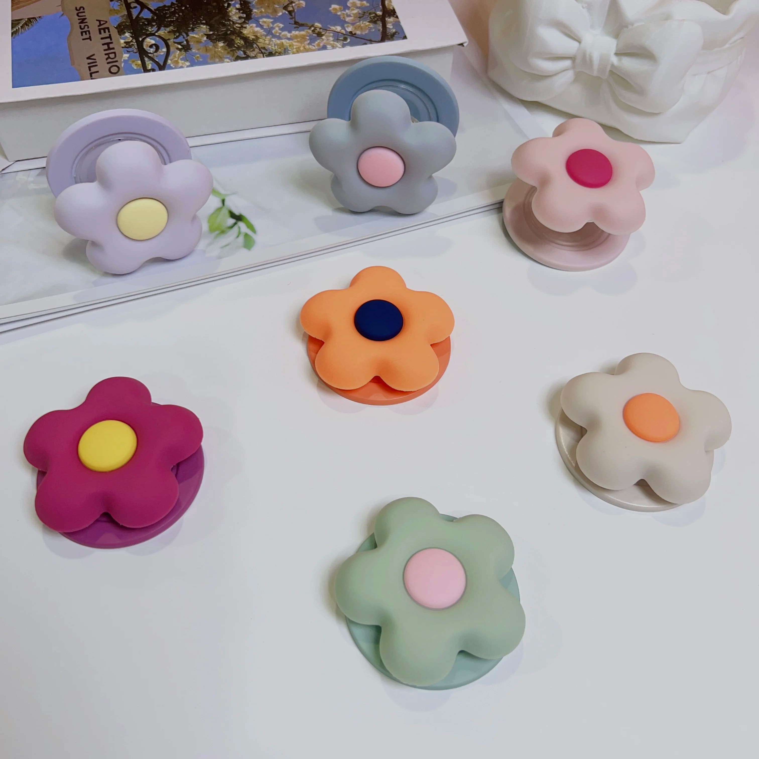 Flower Magnetic Airbag Phone Grip Stand 360° Rotatable Anti-drop Airbag Finger Bracket Retractable Ins Korean GripTok