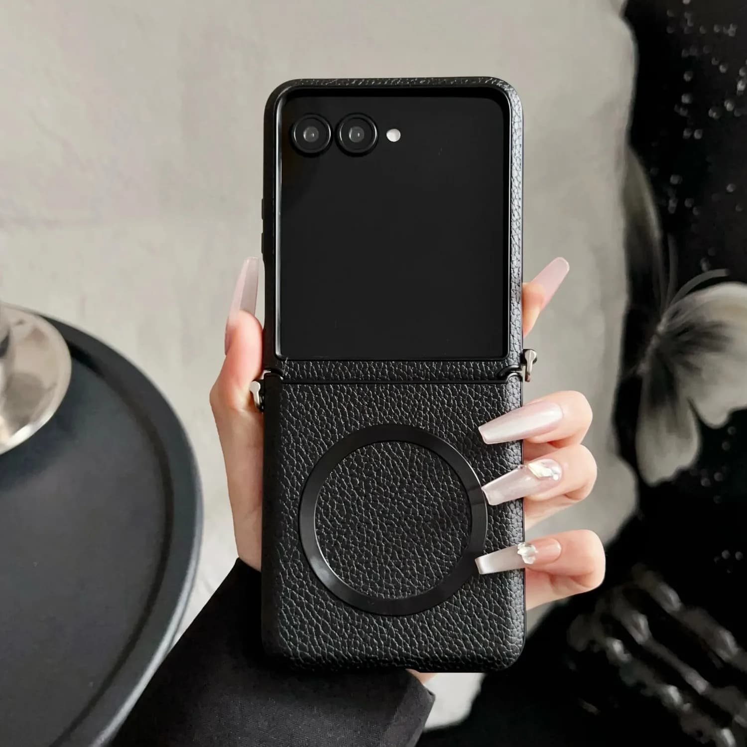 For MagSafe PU Leather Case with Magnetic Wireless Charging Litchi Texture for Motorola Moto Razr 60 50 Ultra Plus 2024 Mobile Cover