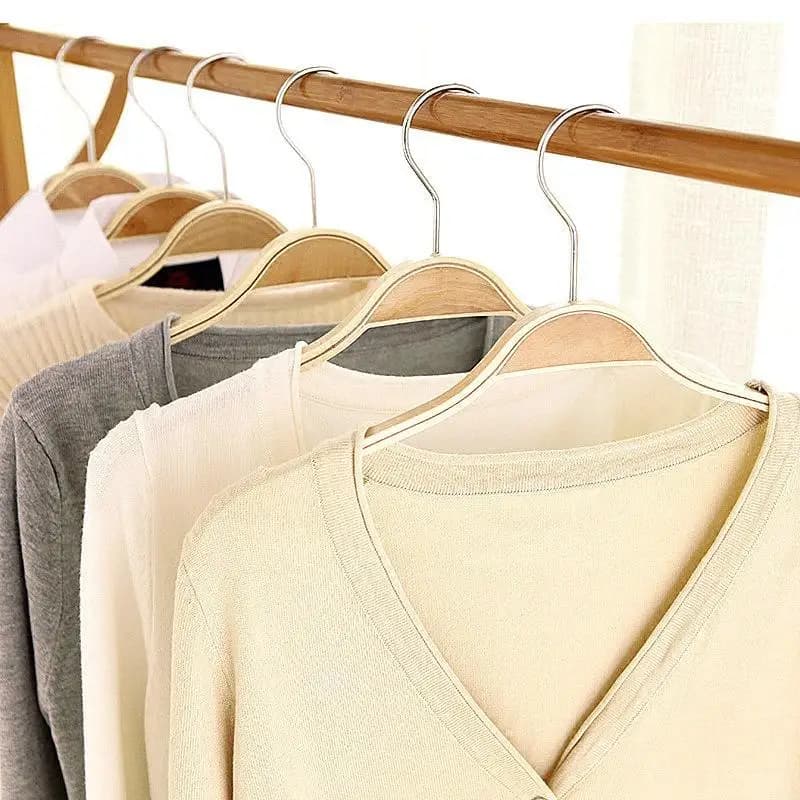 Hot Sale Natural Wood Clothes Hangers Non Slip Design Sturdy Hooks For Closet Organization Daily Use