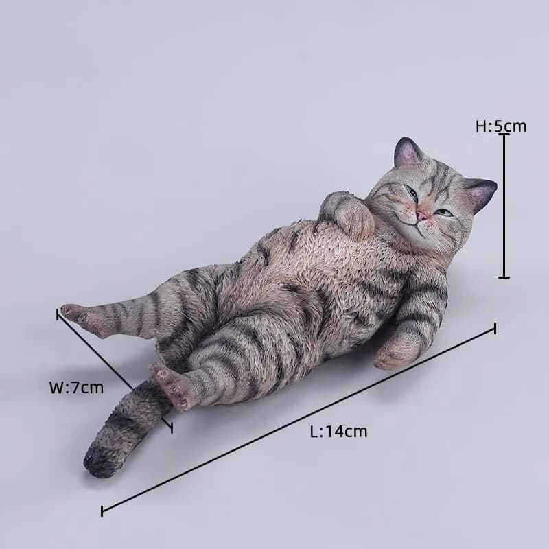 Disponibile JXK Modello in Resina Scala 1/6 di Animali Carini, Gatto con Divano e Giornale in Posizione Sdraiata, Animale Simulato per Scrivania