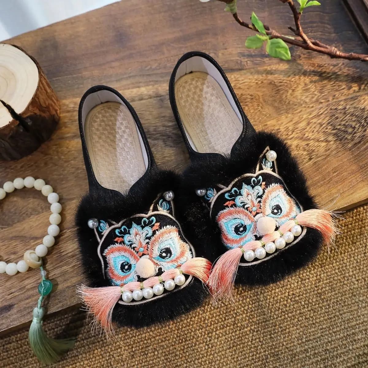 Scarpe tradizionali ricamate con testa di tigre 2026 Primavera Autunno Donna Vecchie scarpe di stoffa di Pechino Scarpe piatte Hanfu femminili in stile cinese