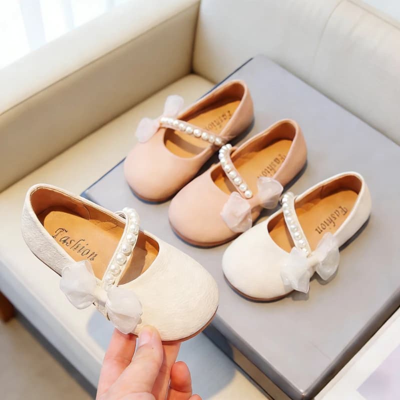 2026 hot sale girls leather shoes with bow of pearls children Mary Jane apartments for wedding party Princess elegant shoes for children