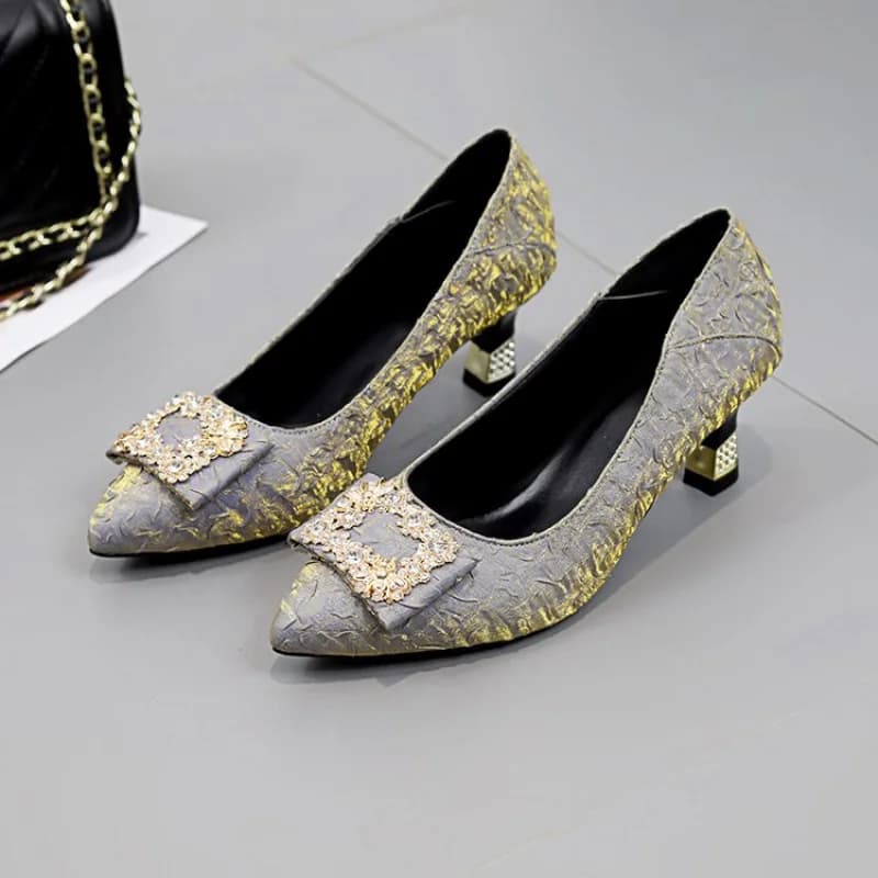 Women's sandals with high heel with a refined touch, summer shoes with pointed tip, versatile and elegant, new single niche shoes.
