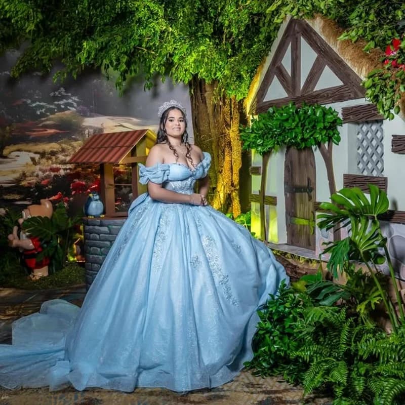Abiti Quinceanera azzurri lucidi con spalle scoperte Fiore con paillettes Applique in cristallo Fiocco Vestido De 15 Quinceanera Personalizza
