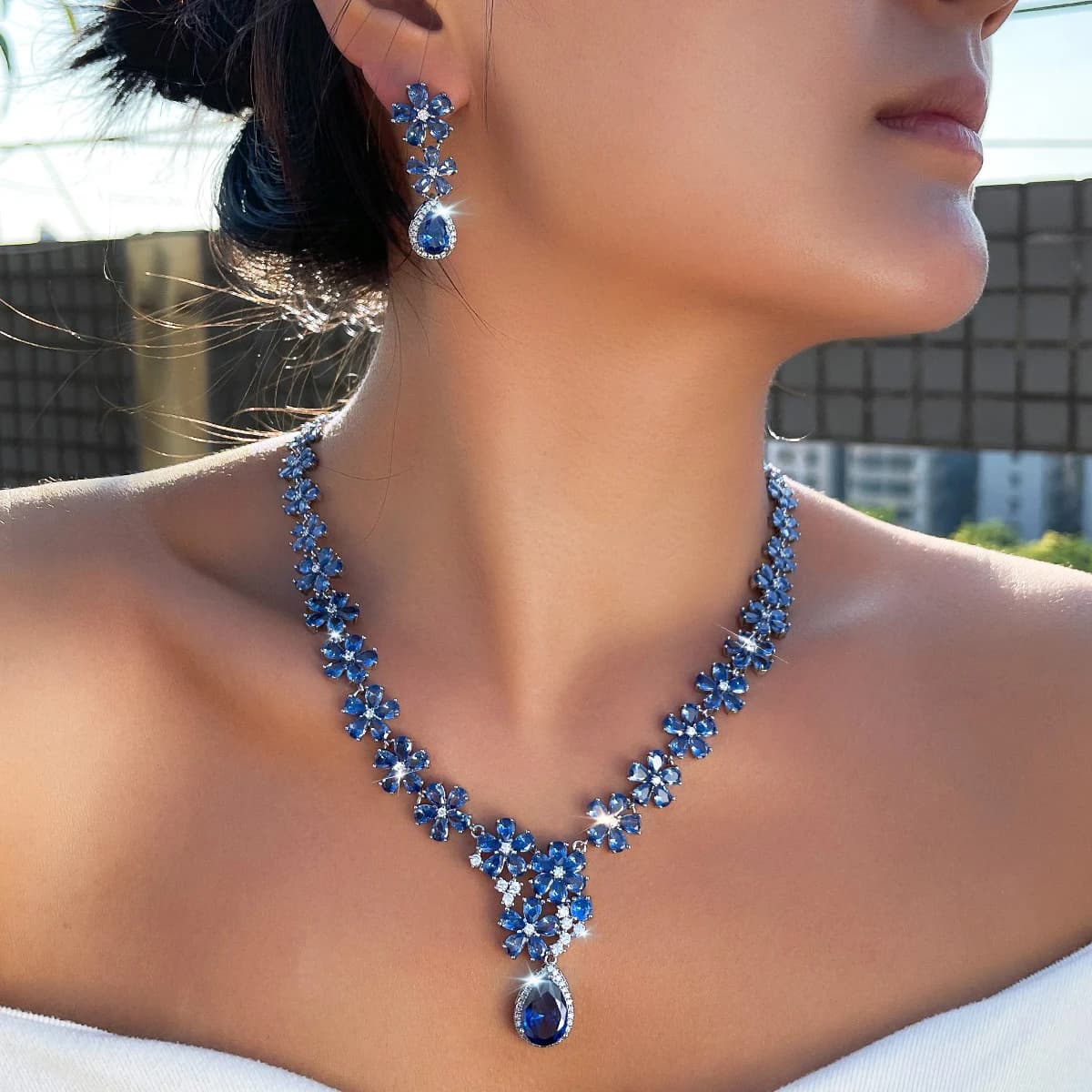 CWWZircons Elegante Blu Scuro CZ Zircone Fiore Goccia D'acqua Orecchini Lunghi Set di Collana per Le Donne Festa Di Natale Regalo Dei Monili T1020