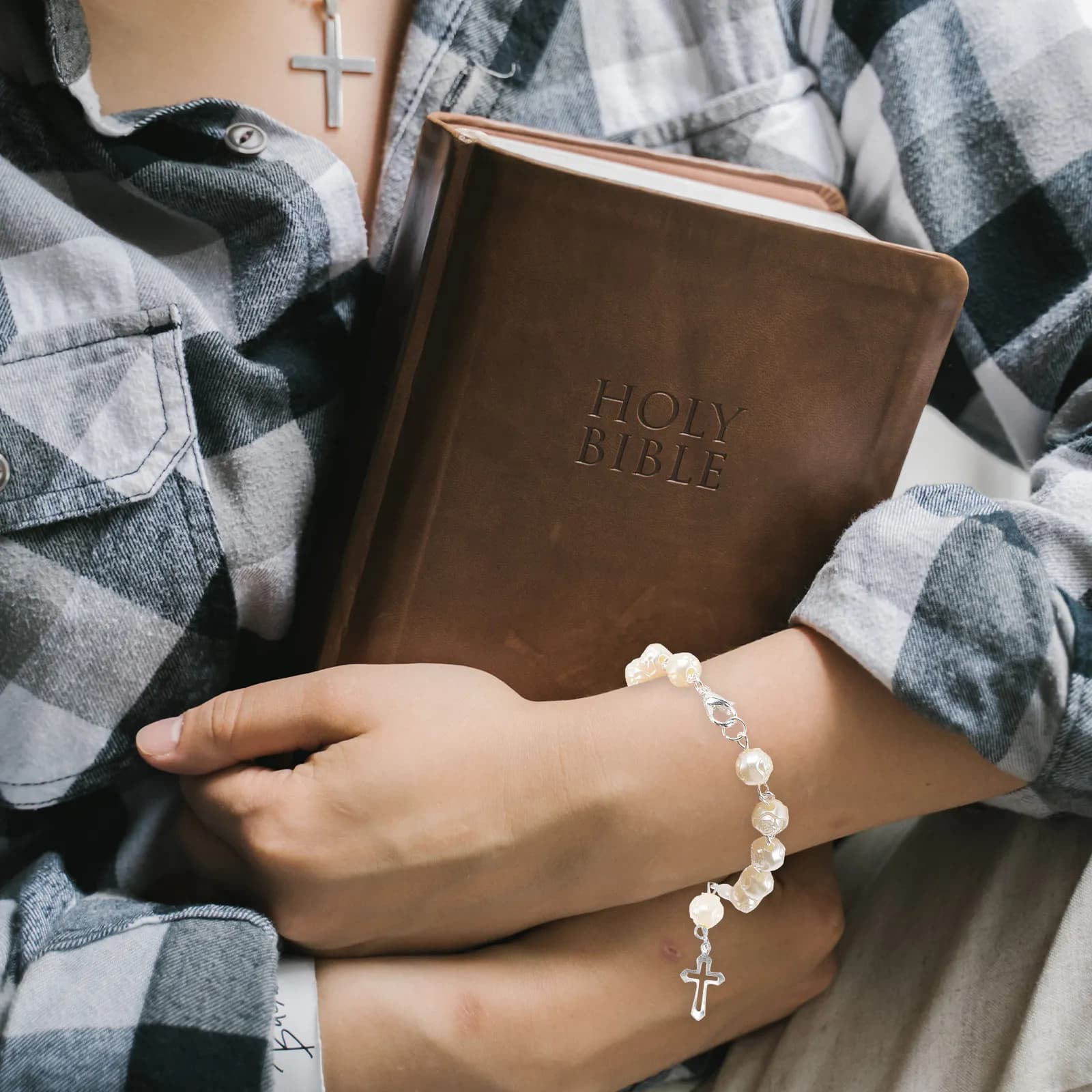 Braccialetto con Croce per Donna e Uomo, Charm Floreale con Crocifisso in Resina Plastica, Facile da Indossare e Togliere, Regolabile, Stile Religioso
