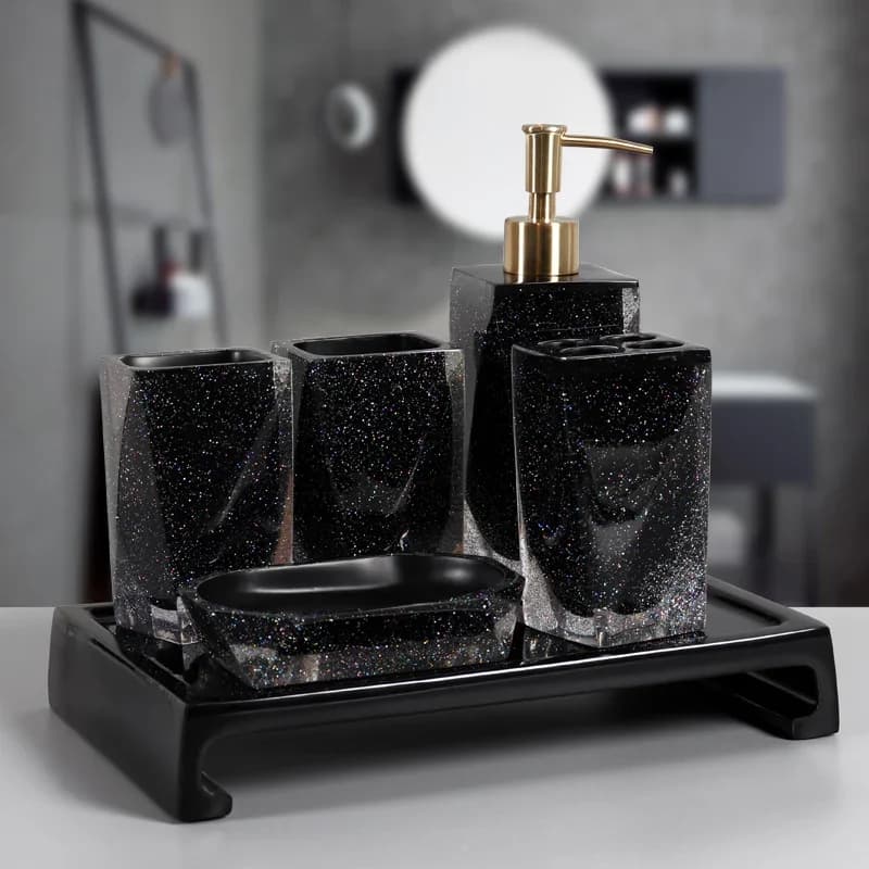 Set da Bagno Cinque Pezzi Nero: Dispenser Sapone, Bottiglia Lozione, Bicchiere Collutorio, Vassoio e Accessori per la Conservazione