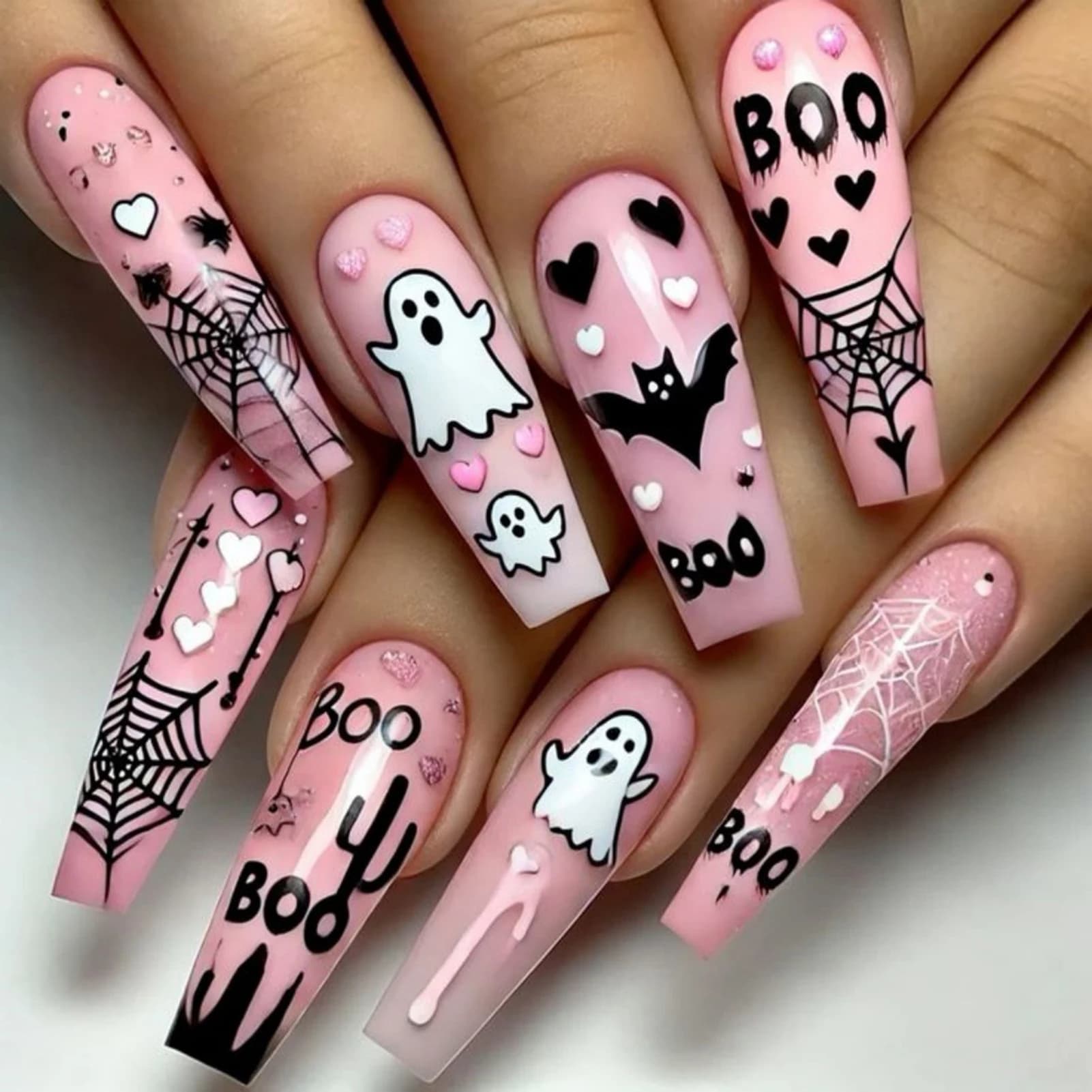 24pcs Press on Nails White Ghost Bat Spider-web Heart Halloween Party Cosplay for Women Girls Manicure Art