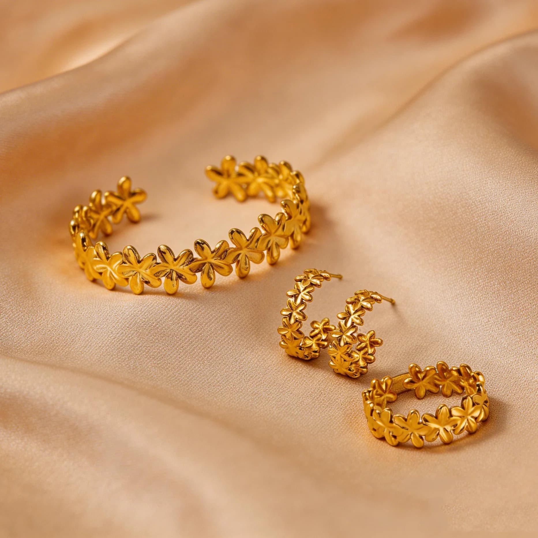 Set di 1-3 pezzi: Bracciale, Orecchini e Anello a Forma di Fiore, Set di Gioielli in Acciaio Inossidabile Placcato Oro 18K, Accessori Floreali da Donna