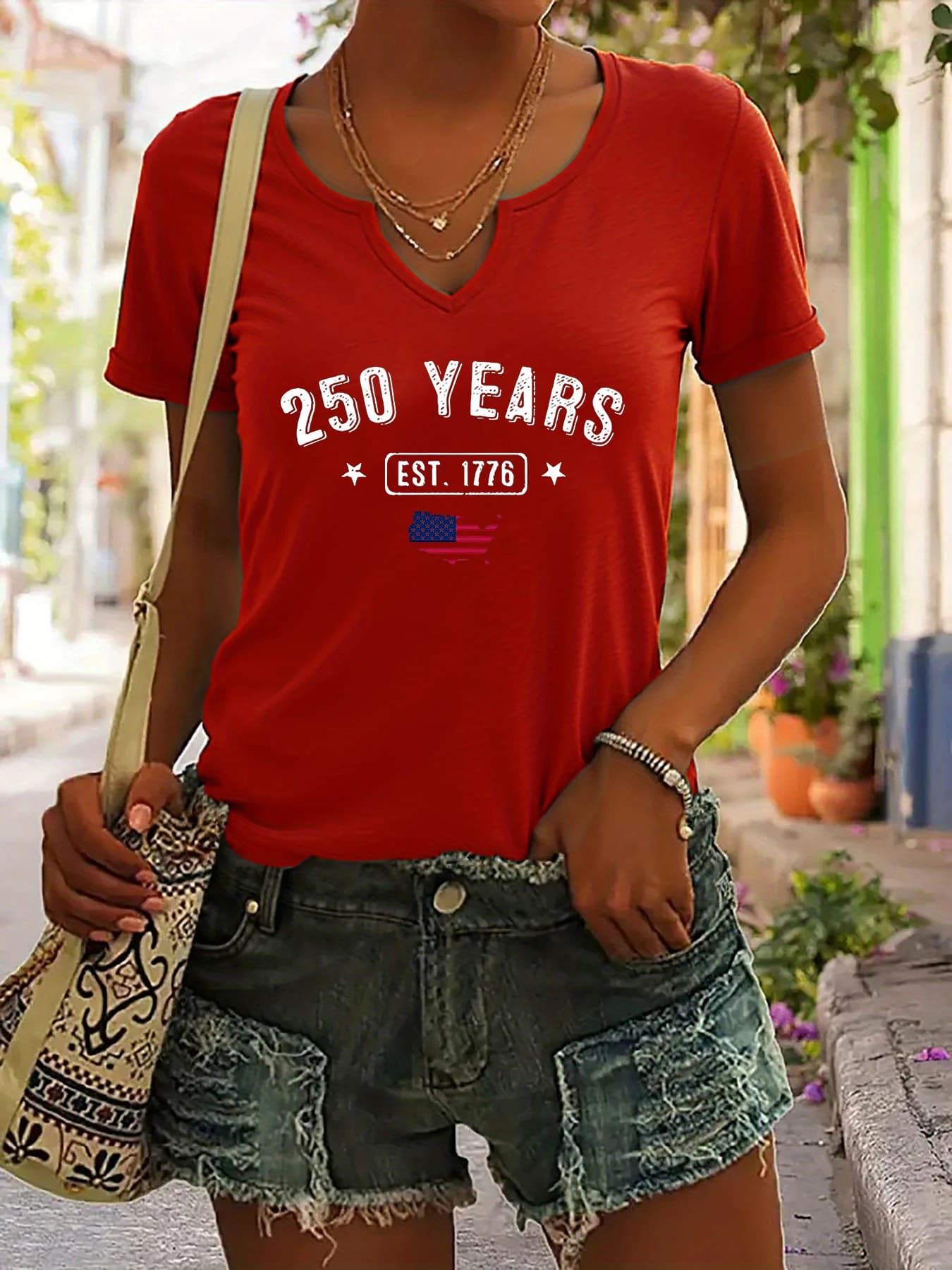 T-shirt estiva da donna a maniche corte con scollo a V, stampa bandiera USA 250 Years EST.1776, top alla moda casual patriottico