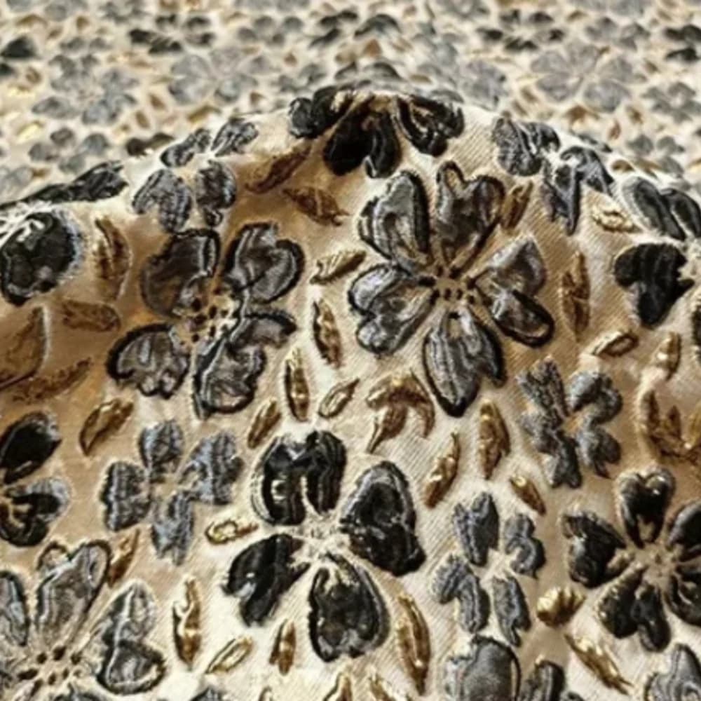 Brocade Metal Wire Dress Fabric Elegant Yarn Dyed Jacquard Garment Trench Coat Suit Cloth for Sewing By The Meter