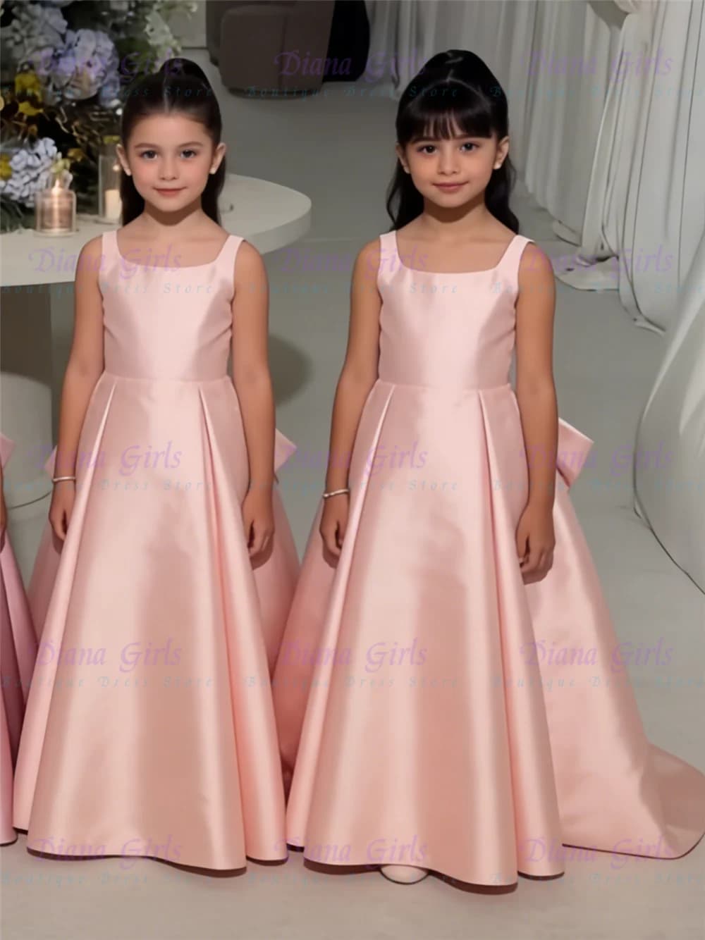 Splendido Abito da Damigella in Raso Rosa Soffice con Grande Fiocco per Matrimoni, Feste di Compleanno, Balli e Serate Eleganti