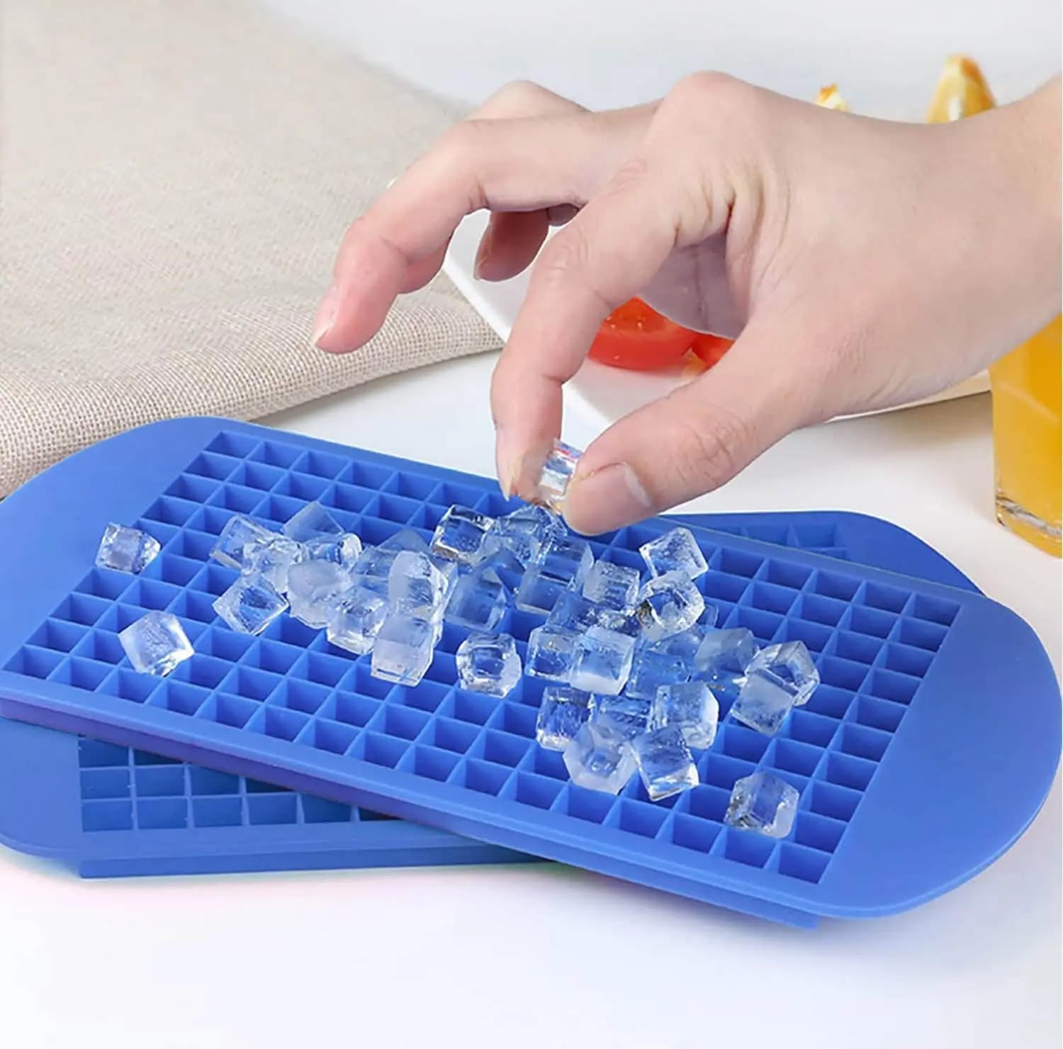 Set di 2 Stampi per Cubetti di Ghiaccio Mini - 160 Piccoli Cubetti, Stampo in Silicone per Whisky, Cocktail, Bottiglie d'Acqua - Senza BPA, Flessibili e Impilabili