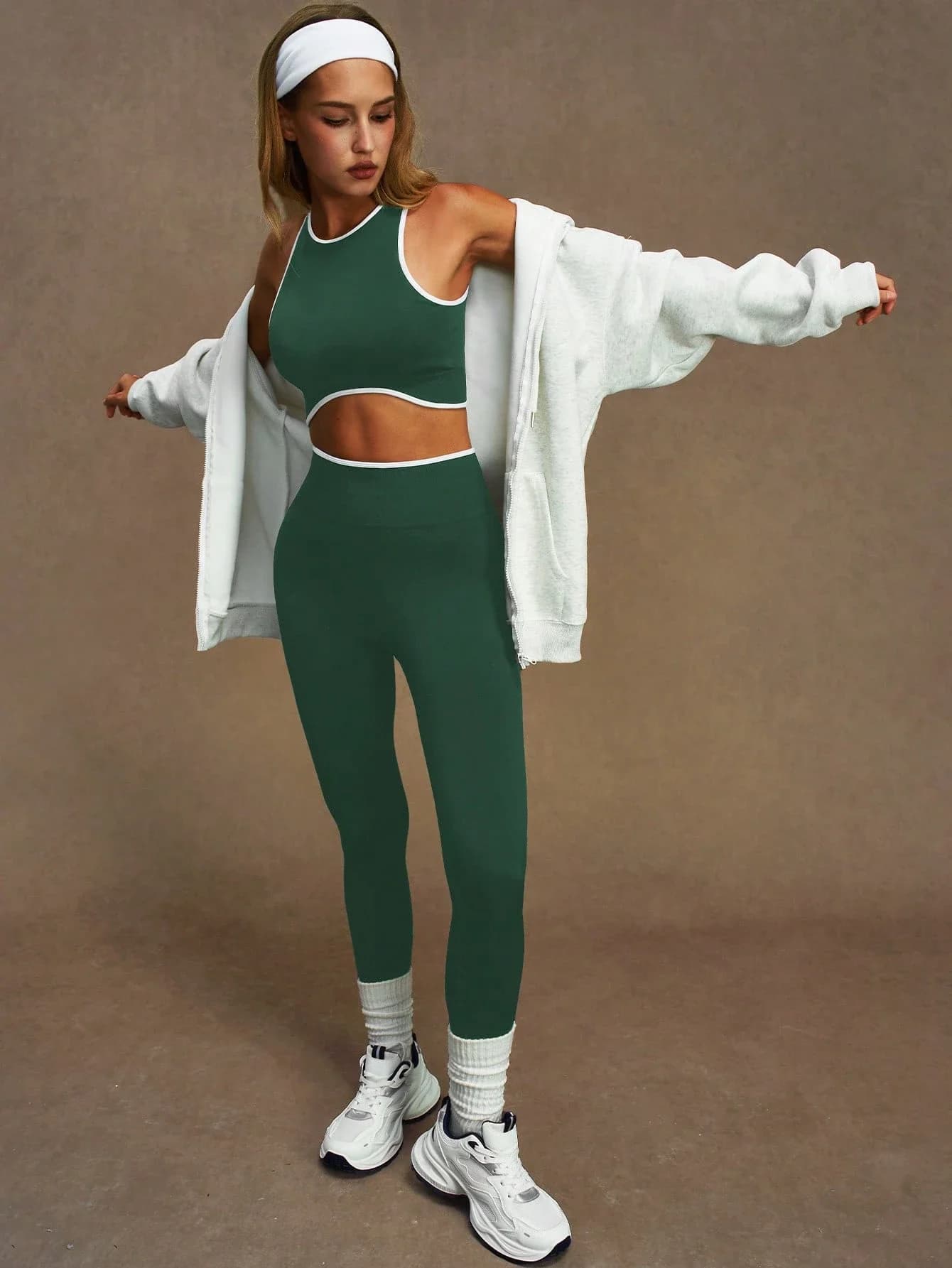 Set da allenamento da donna in 2 pezzi, reggiseno sportivo con collo all'americana, leggings a vita alta con finiture a contrasto