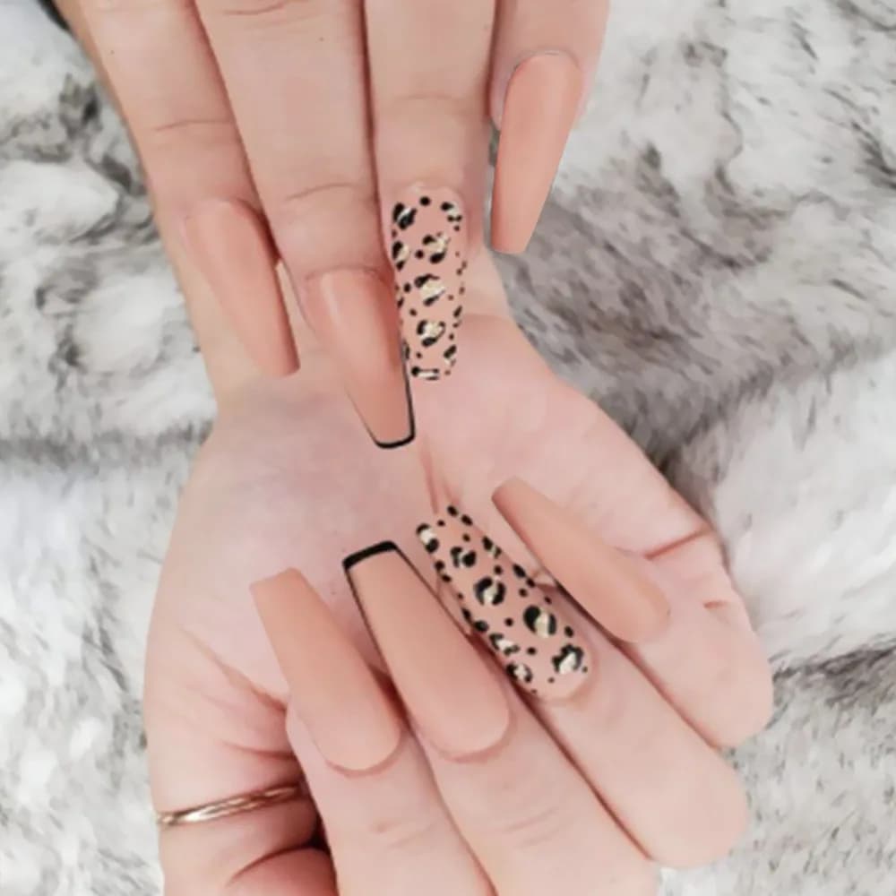 Nuove Unghie Finte Lunghe Stile Ballet Minimalista Europeo e Americano con Stampa Leopardata, Rimovibili, Collezione 2026