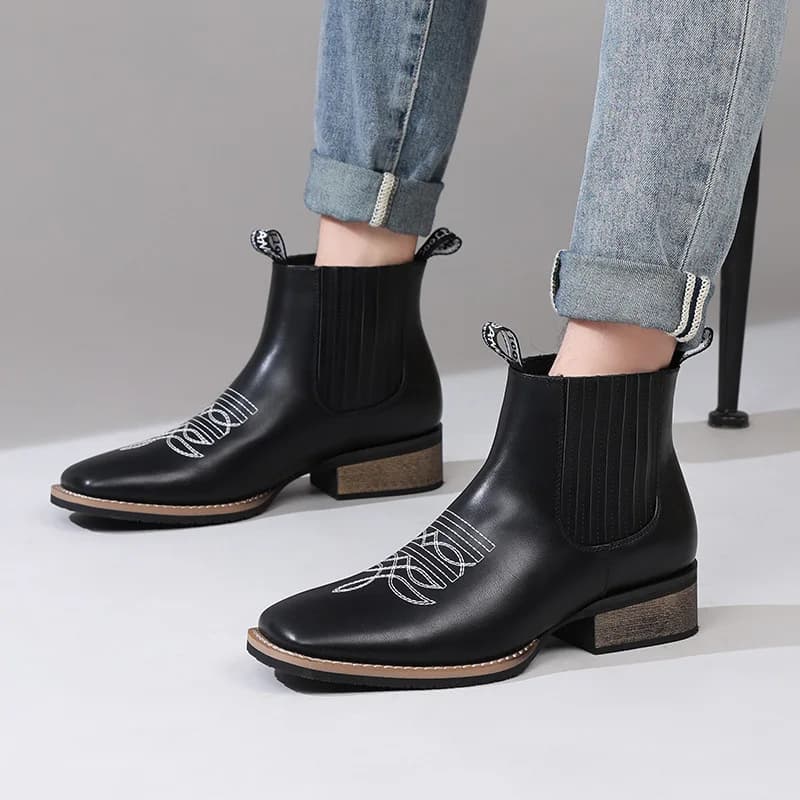 Men's leather boots, embroidered sleeves, feet on one foot, British spring and summer outdoor boots