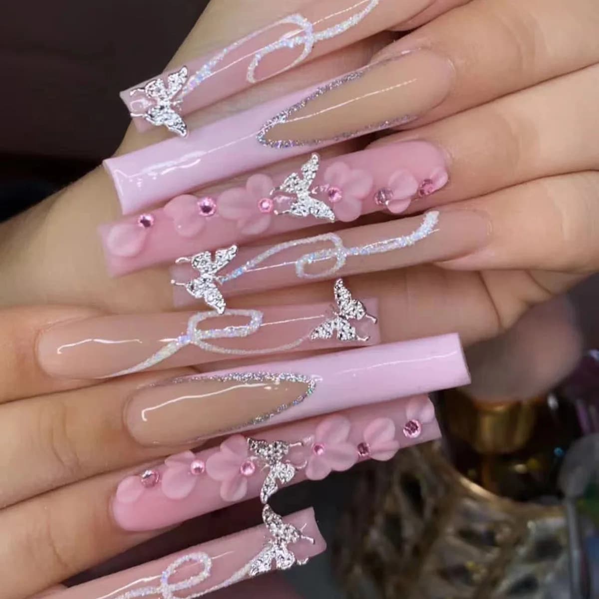 24 pezzi di unghie finte a bara lunga rosa fiori francesi design unghie finte con farfalla strass indossabile balletto stampa sulle unghie