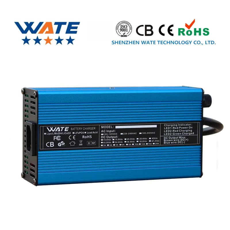 Caricabatterie 43,8 V 12 A per caricabatterie 12S 36 V 38,4 V LiFePO4 LFP con ventola, completamente caricato, interruttore automatico della luce