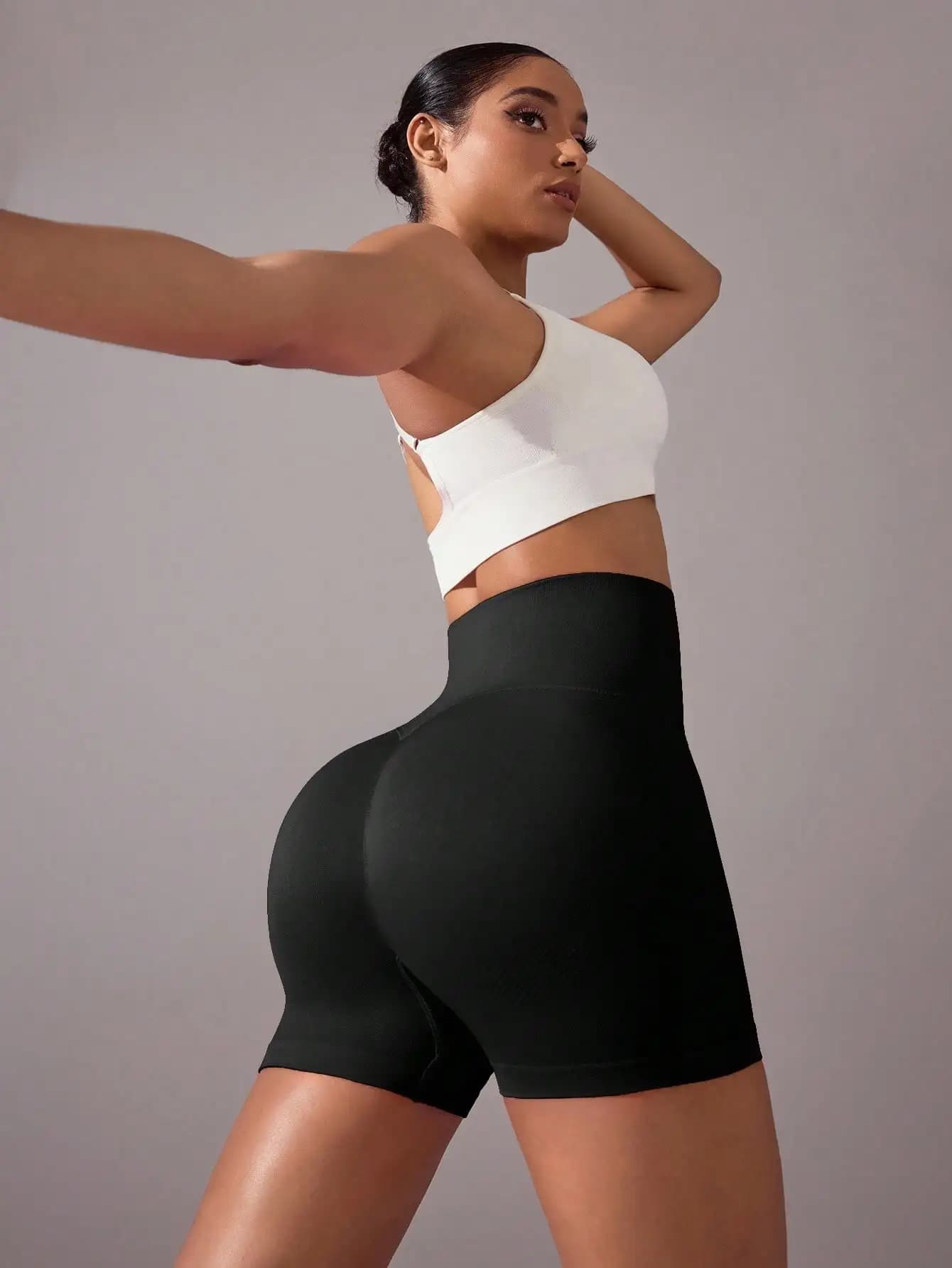Pantaloncini Sportivi da Yoga Neri Senza Cuciture con Elastico Incrociato in Vita