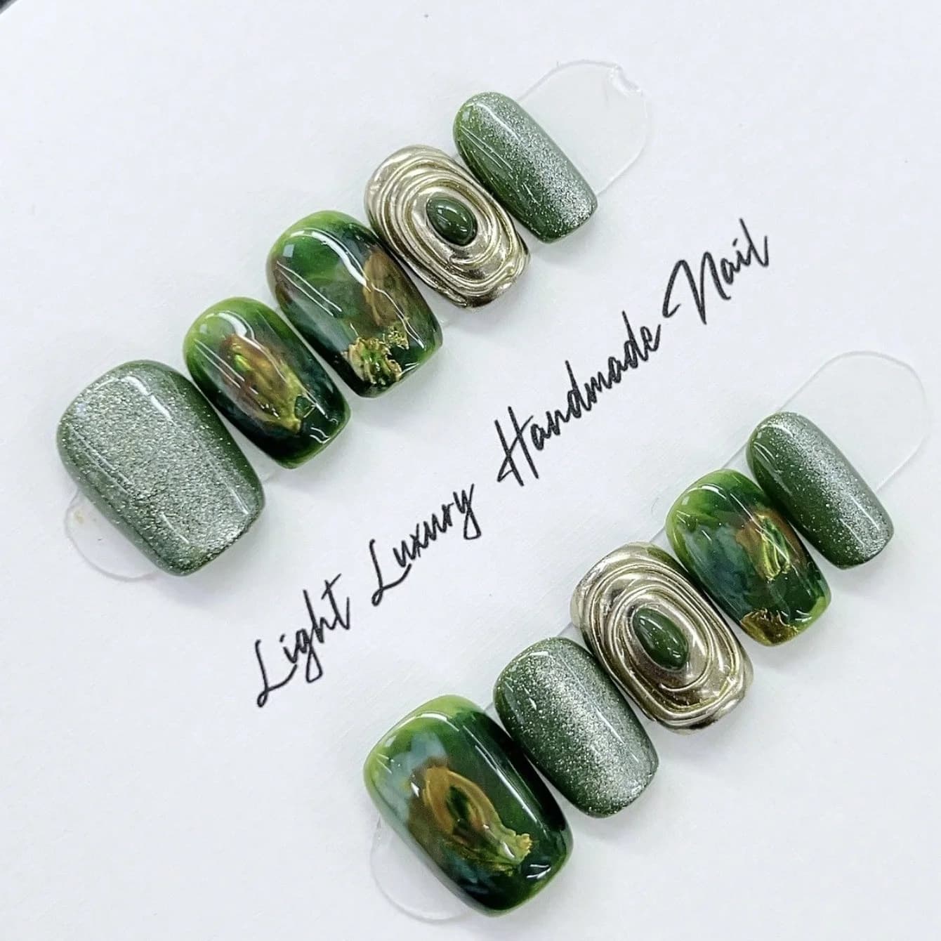 Pure 10-piece square nail art, beautiful fake nails, dark green glitter gradient, suitable for women to use