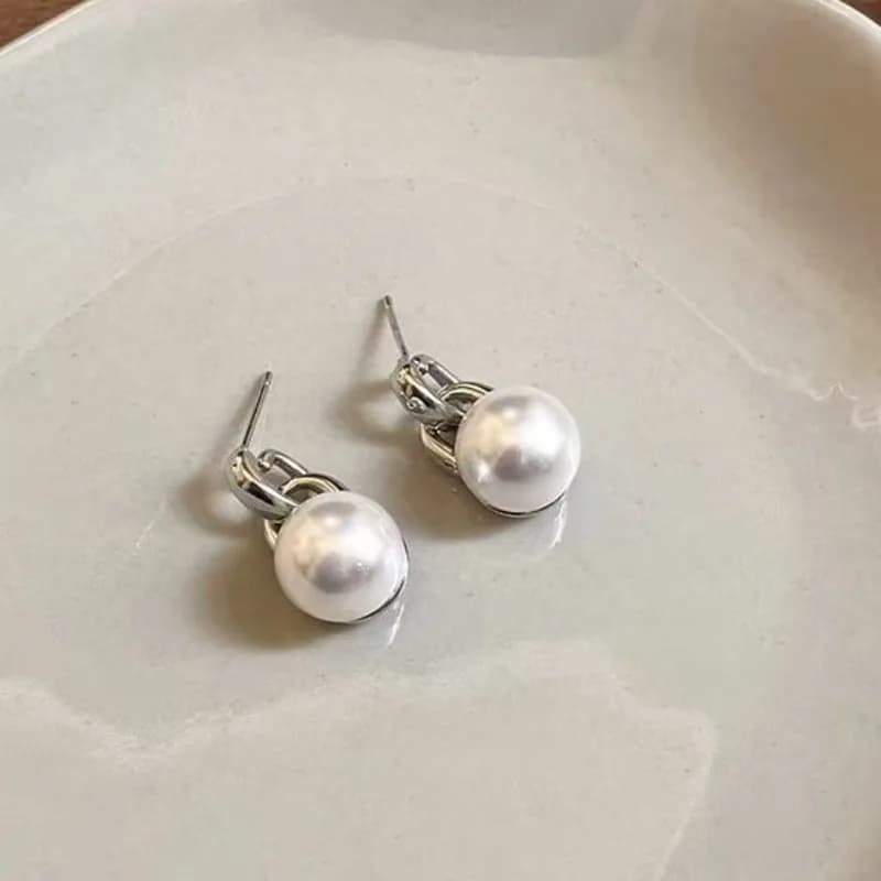 Nuovi Orecchini a Perno con Perle Rotonde, Orecchini Esagerati, Orecchini da Donna, Lusso Leggero, Alta Gamma, Collezione Autunno-Inverno