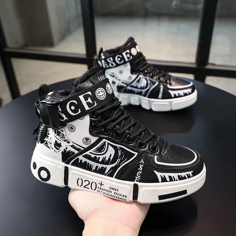 Scarpe da ginnastica alte da ragazzo 2025 Scarpe sportive per bambini nuovo stile autunno/inverno Scarpe casual in pile con suola morbida per studenti con fibbia