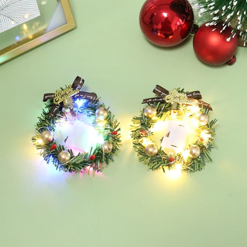 1Pc 1:12 1/6 Casa delle bambole in miniatura Mini ghirlanda di Natale Corona con modello di luce per la decorazione della casa delle bambole Accessori Giocattolo per bambini