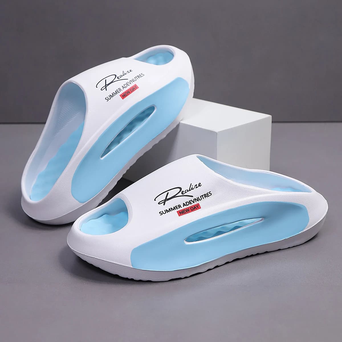 Ciabatte Sportive da Uomo - Sandali Leggeri in EVA Antiscivolo con Grafica 'Summer Adventures New Day', Design Open-Toe per Interni/Esterni