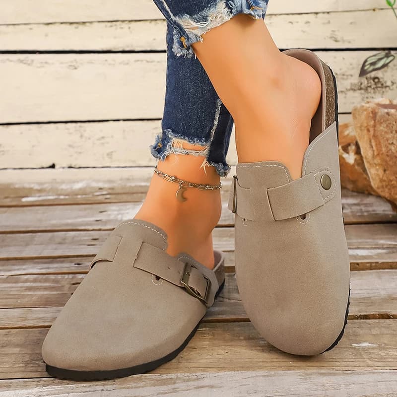 Mules da Donna con Fibbia Intrecciata Dorata, Punta Chiusa, Suola in Sughero, Antiscivolo, Tacco Basso, Collezione Estate 2026