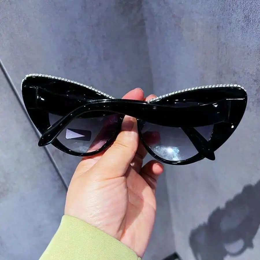 Womens Oversized Cat Eye Sunglasses With Crystal Rhinestone Trim Fashionable