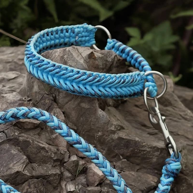 Collare per cani lavorato a mano, guinzaglio per animali domestici intrecciato a mano, guinzaglio semi-P anti-trazione, collare per cani riflettente