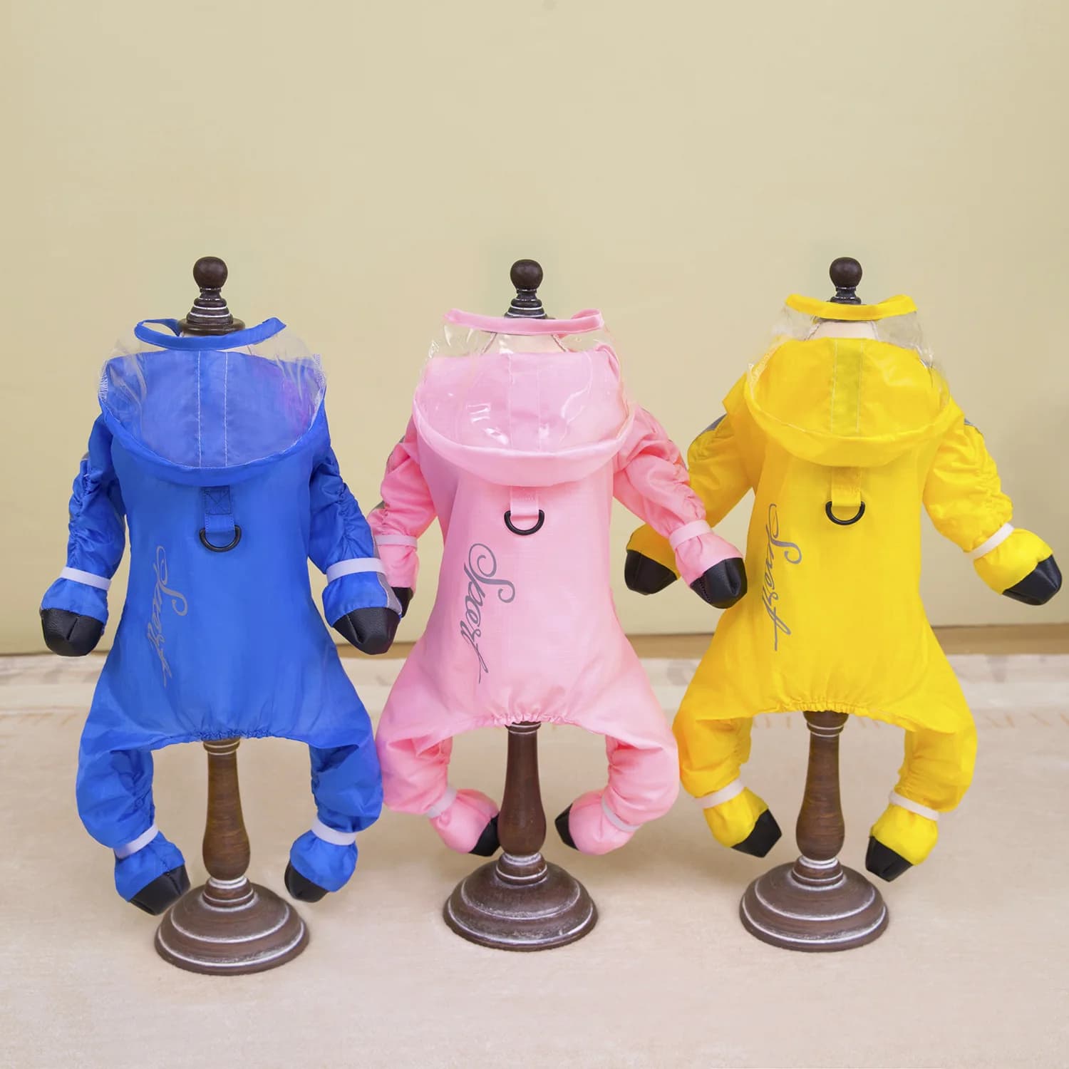 Impermeabile per cani monopezzo a quattro zampe Scarpe antipioggia impermeabili all-inclusive Cappotto con guinzaglio per tende per pancia antispruzzo per animali domestici all-in-one