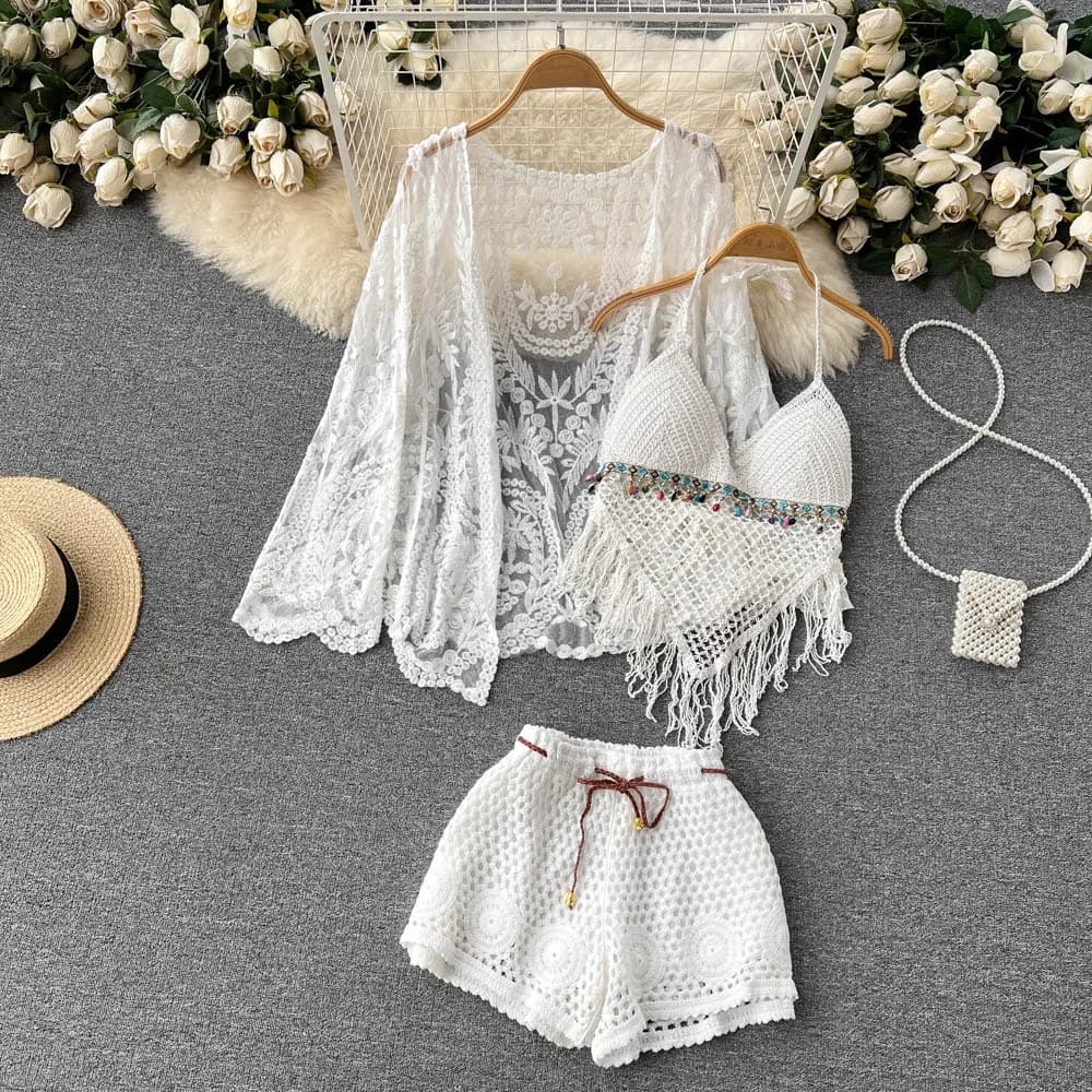 Set da viaggio Bali per donna, con ricami in pizzo, cardigan aperto con protezione solare, top con frange, pantaloncini traforati, set tre pezzi.