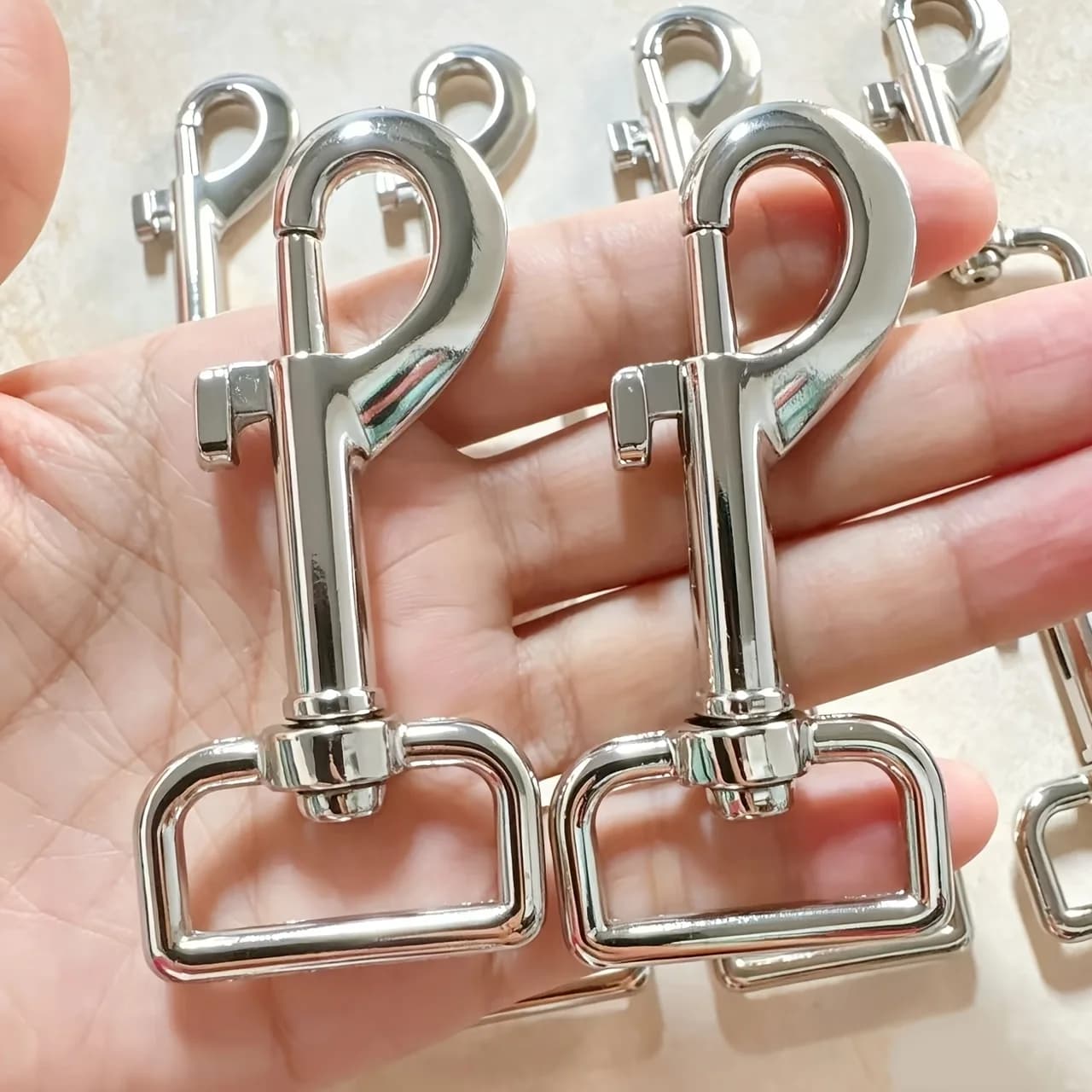 8-piece large-sized rotating bolt snap fasteners, camping and hiking buckles, dog leash buckles with 360° rotating joints