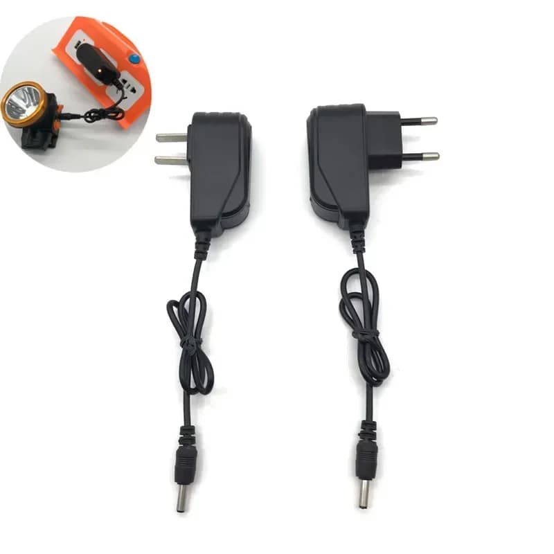 Caricabatterie intelligente Torcia EU/US 3.7v 4.2V Caricatore con spina 18650 Batteria al litio Lampada frontale Carica diretta universale DC3.5mm DC5.5mm