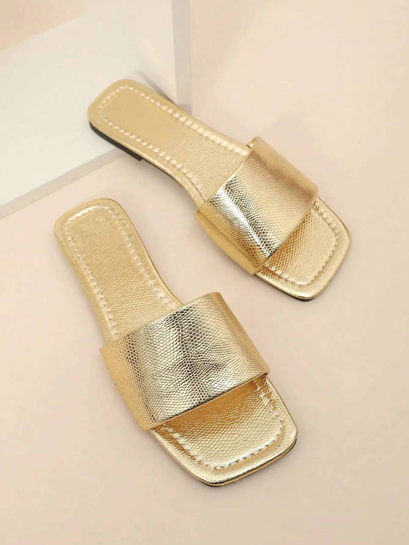 Sandali piatti da donna con punta quadrata dorata, estivi, antiscivolo, con suola morbida, alla moda.