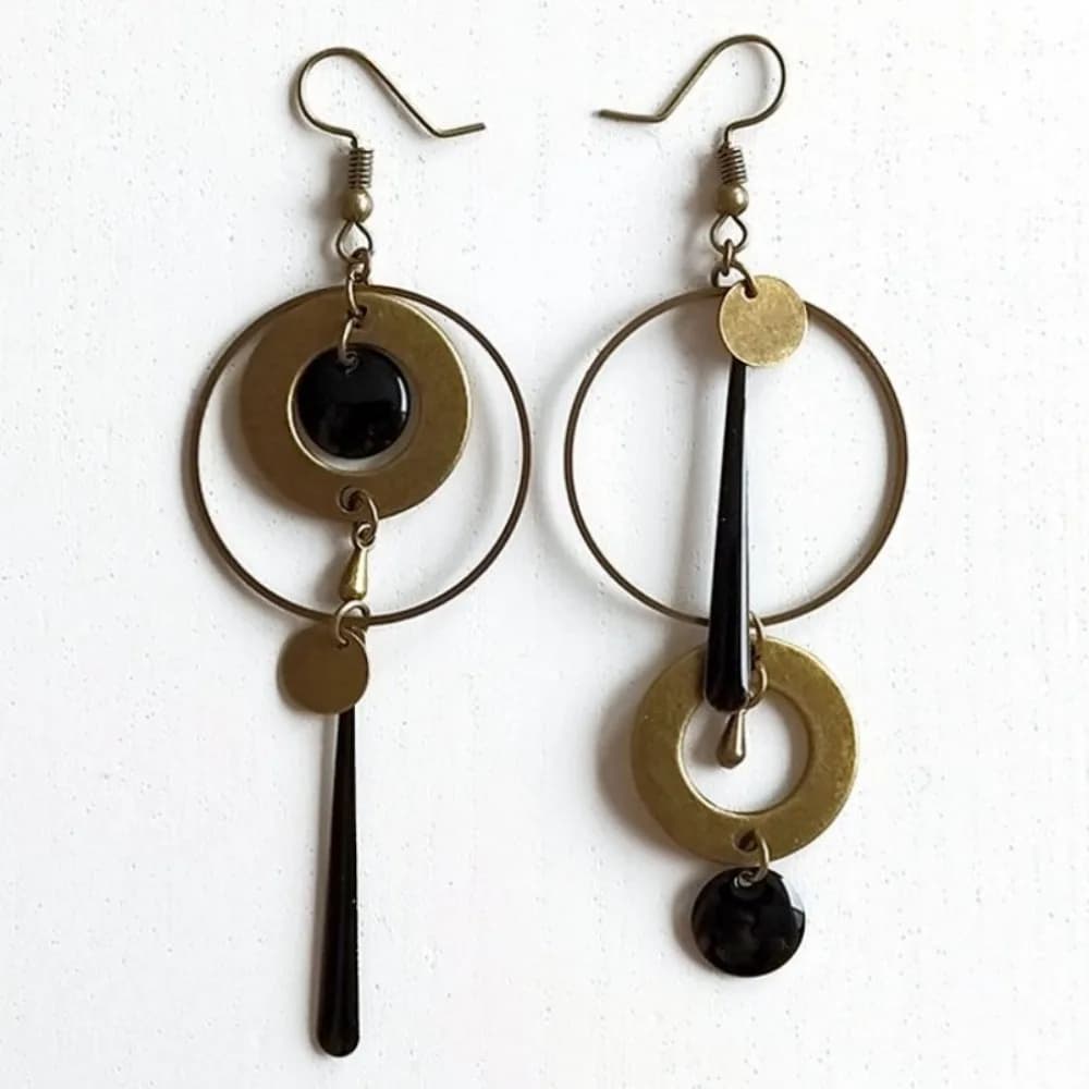 Retro asymmetric geometric circle earrings women's niche simple exaggerated personality women's earrings