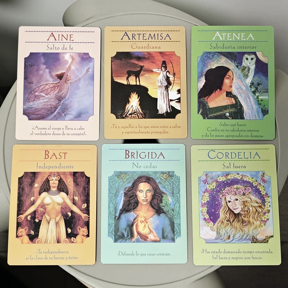 Edizione spagnola 10,5 * 7,5 cm Guida della dea Oracle Deck 44 pezzi di carte Oracle