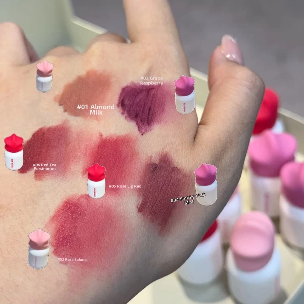 Cute Velvet Finish Matte Lip Mousse Lasting Star Lid Matte Lipstick Whitening High Pigment Matte Lip Glaze Women Cosmetic