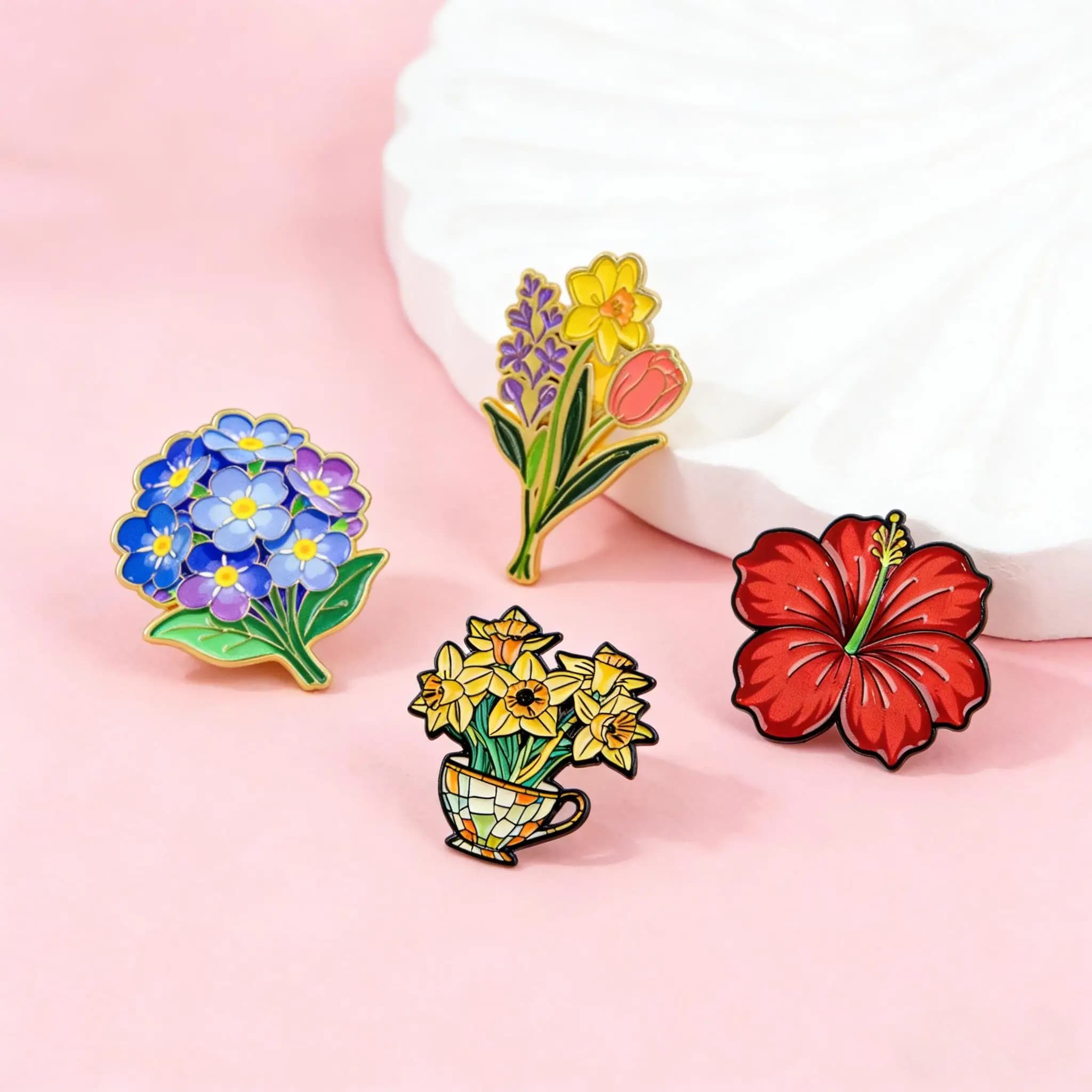 Pretty Flowers Enamel Pins Daffodil Metal Brooch Backpack Hat Bag Collar Lapel Badges Men Women Fashion Jewelry Collection Gifts