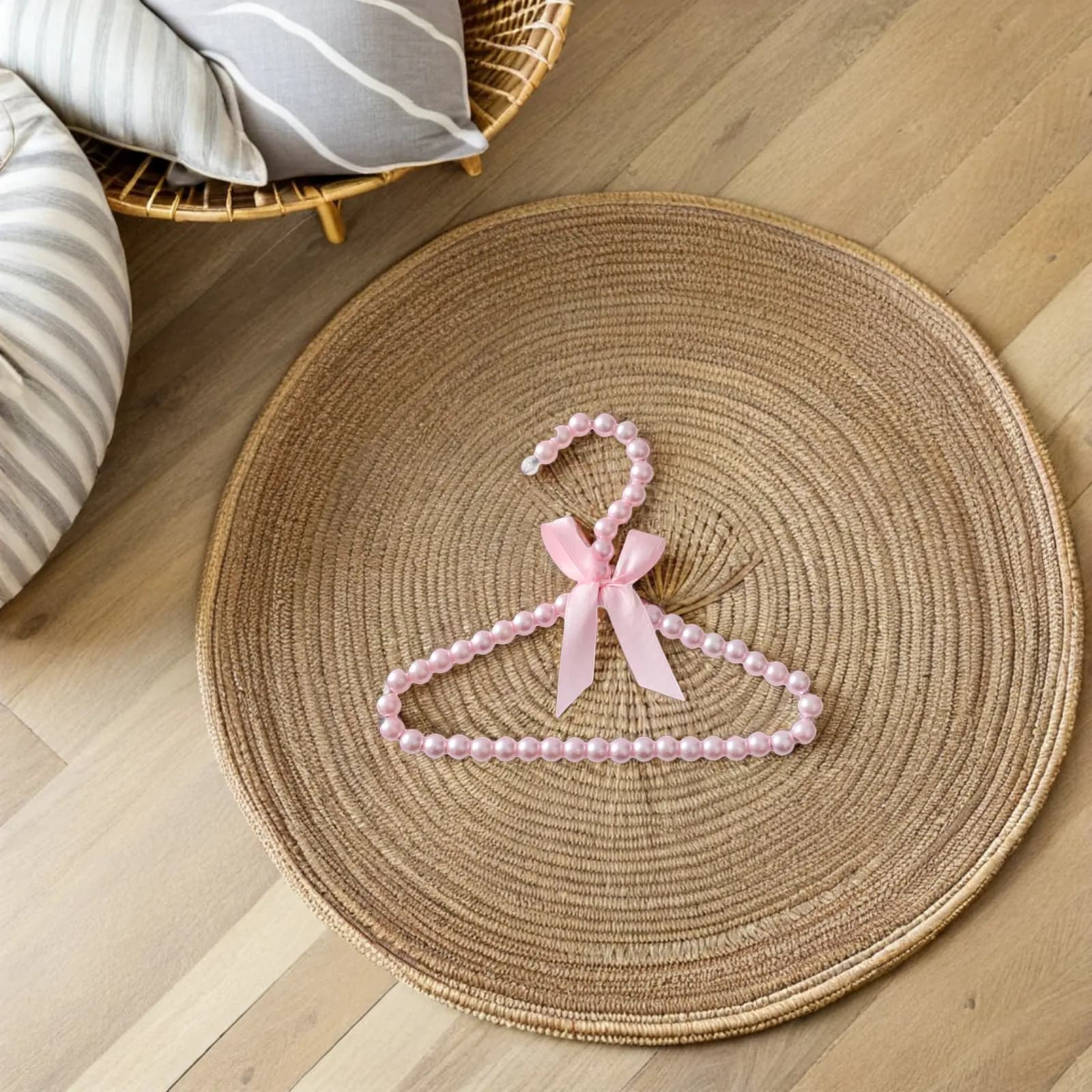 5Pcs Small Pet Clothing Hangers Pearl Beaded Mini Hangers for Dog Cat Clothes Outfits Display Storage Home Pet Store