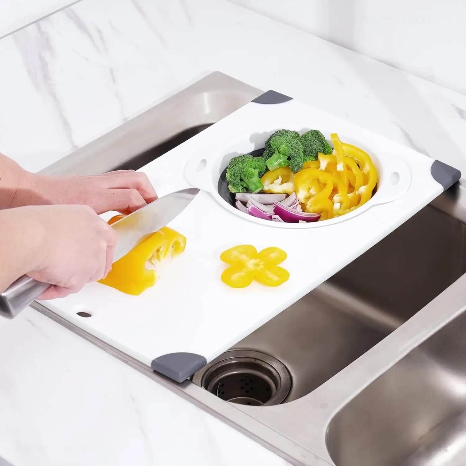 Tagliere 2-in-1 da posizionare sopra il lavello con scolapiatti pieghevole, antiscivolo, 11x17,7 pollici