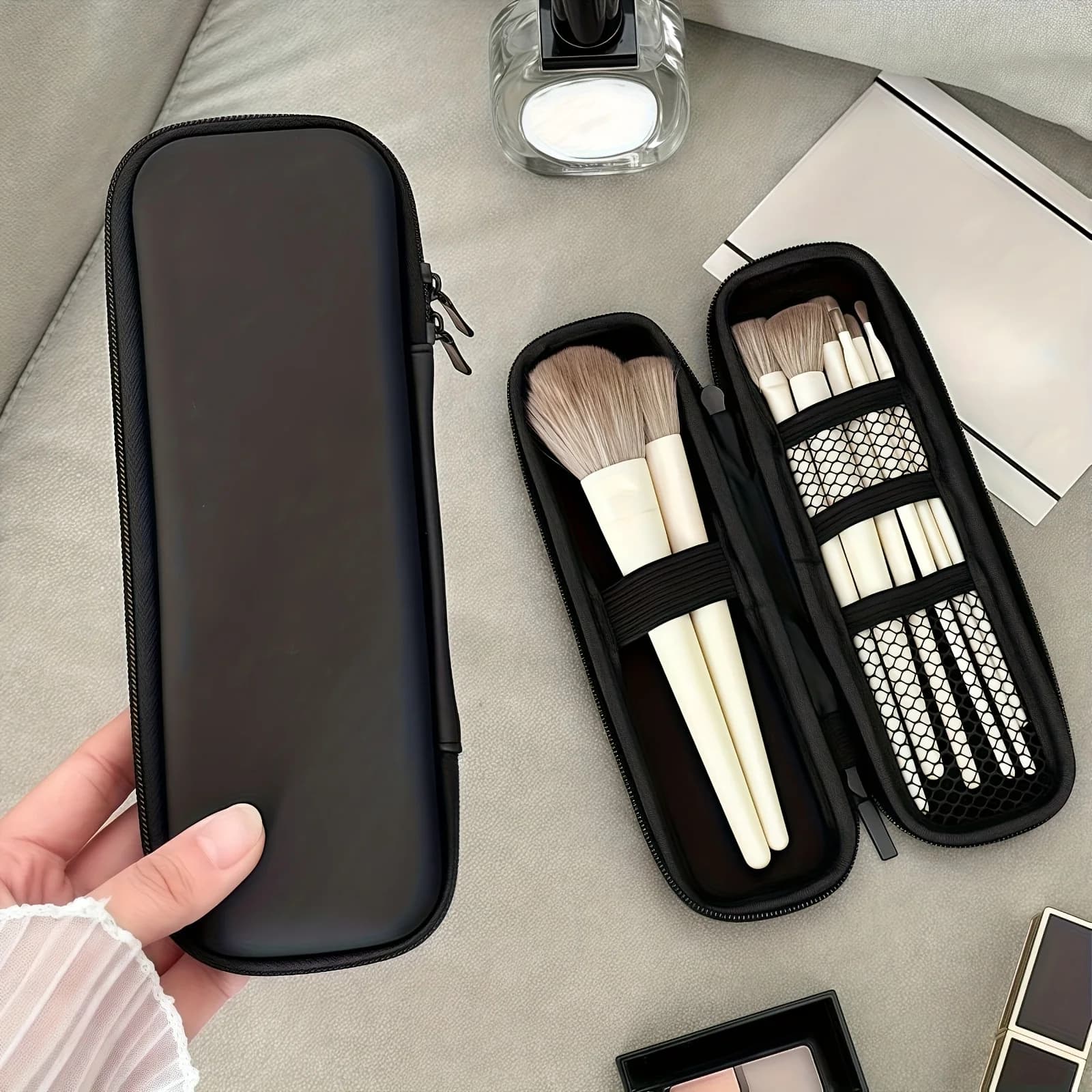 Portable Makeup Brush Case - Large Capacity Dust Cosmetic Bag, Professional Travel Case for Artists