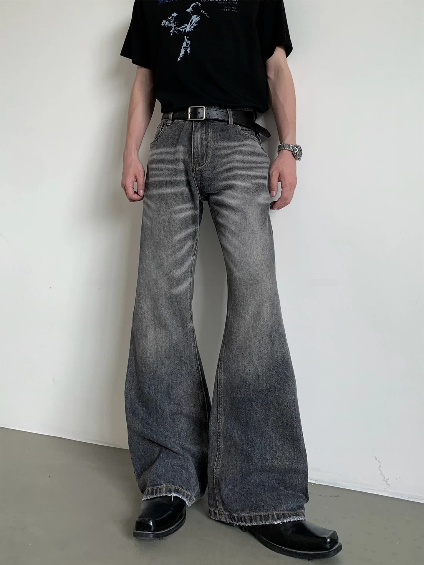 Jeans Slim Fit da Uomo con Lavaggio Ondulato, Design Casual, Gamba Leggermente Svasata, Vita Media, in Misto Cotone e Poliestere