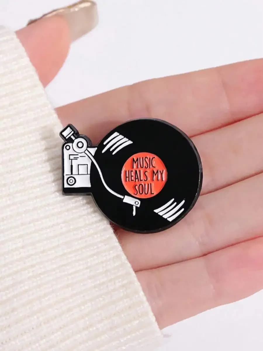 1pc Letter Streetwear Zinc Alloy Brooch Black Round Geometric Music Pin Magnetic Lapel Accessory for Clothes Bags Jackets All Se